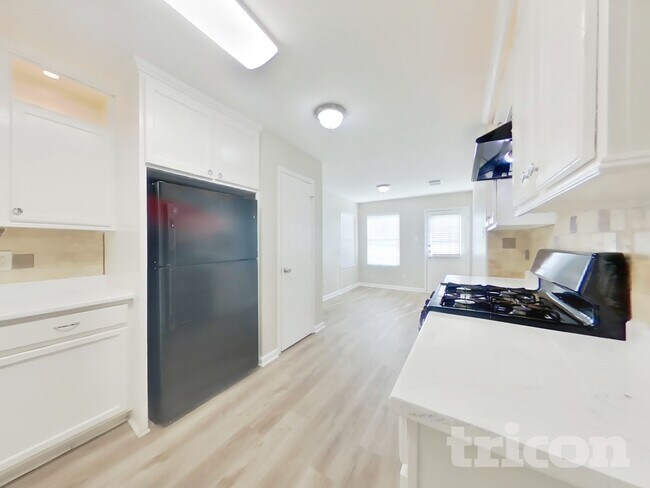 Foto del edificio - 614 Harpswell Ln