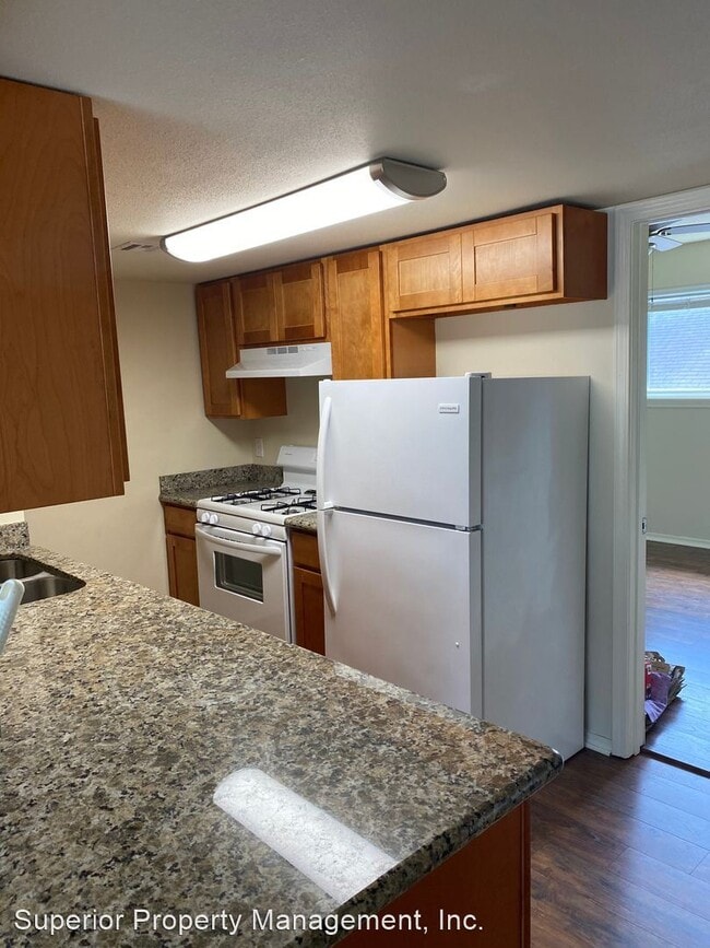 Building Photo - 2 br, 1 bath House - 136 Aris Ave. E