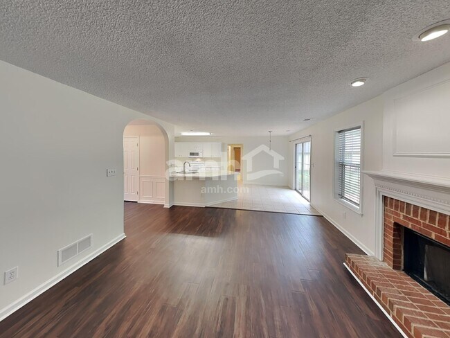 Foto del edificio - 11538 Laurel View Dr