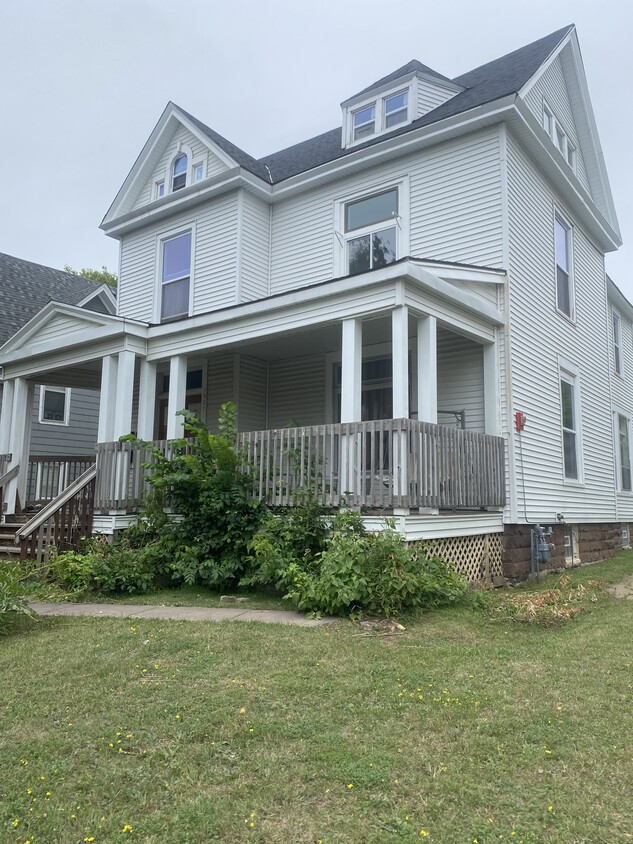 Primary Photo - 1427 E 1st St