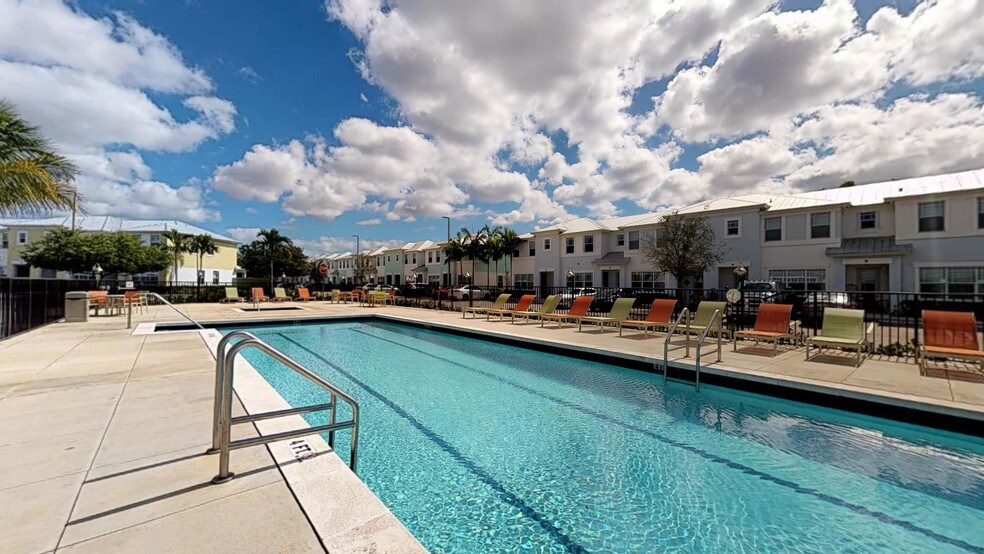 Green Turtle Club - Townhomes