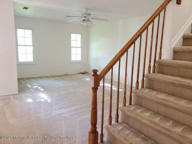 Building Photo - 3 Mainsail Square