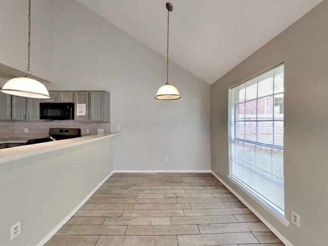 Foto del edificio - 5711 Wynberry Dr