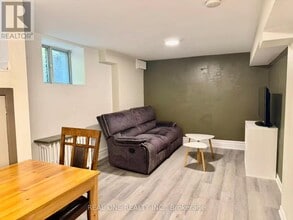 Building Photo - 391 Parkside Dr