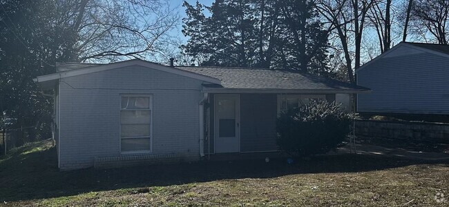 Building Photo - 2409 Shepherd Dr NW
