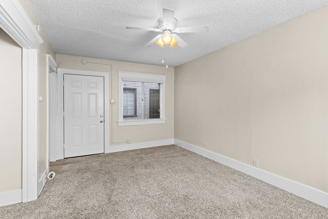 Building Photo - 1460 Gaviota Ave