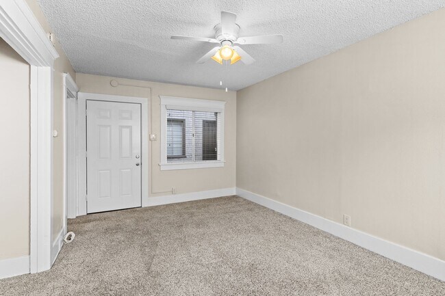 Building Photo - 1460 Gaviota Avenue