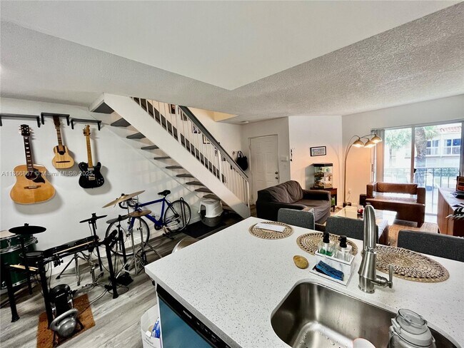 Foto del edificio - 8675 NW 5th Terrace