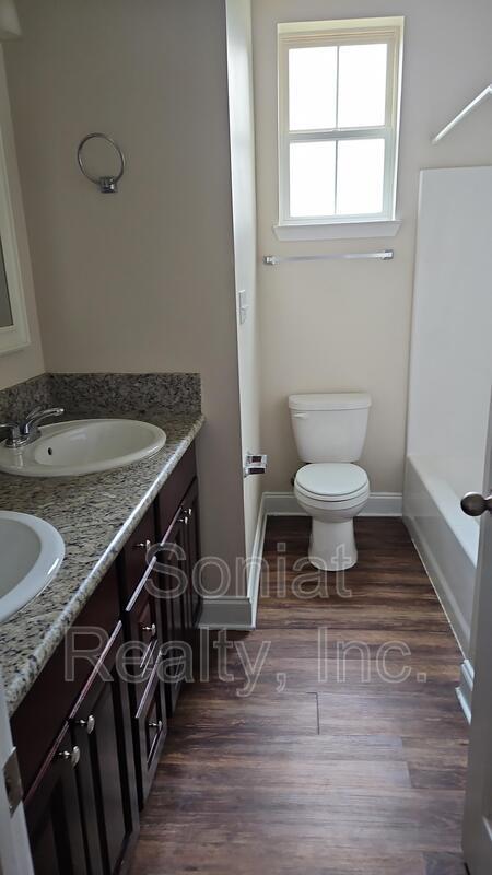 Foto del edificio - 4844 Camelia St