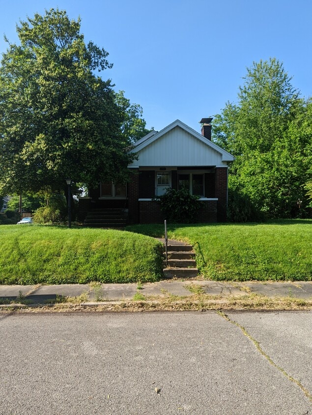 Primary Photo - 1221 Bayard Park Dr