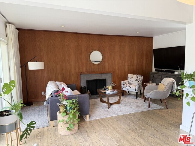 Foto del edificio - 3252 De Witt Dr