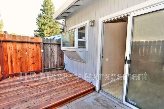 Foto del edificio - 3569 Caballero Ln