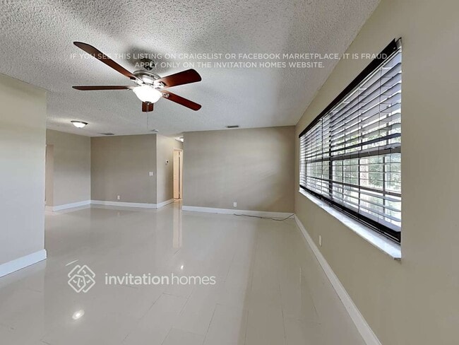 Foto del edificio - 3675 Gull Rd