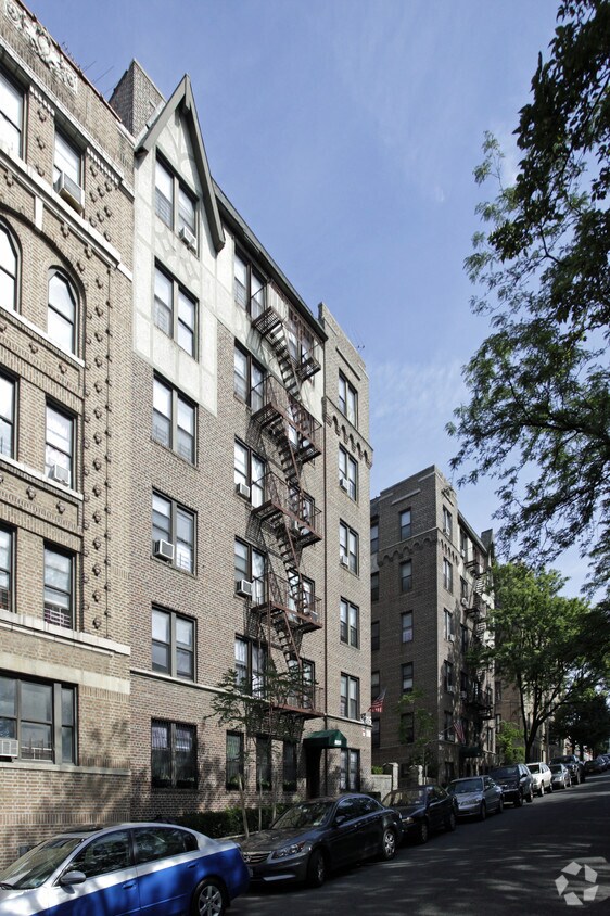 3215 - 3217 Hull Ave - 3215-3217 Hull Ave