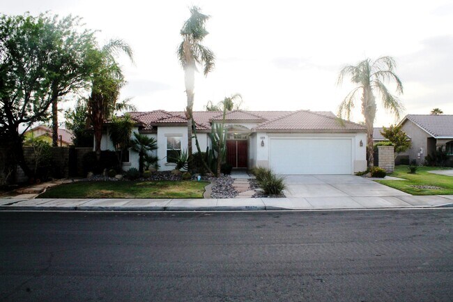 Building Photo - 37879 Hollister Dr