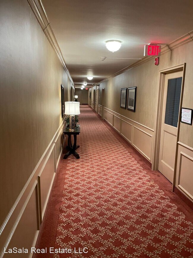 Foto del edificio - 2 br, 1 bath House - 869 Farmington Ave Ap...
