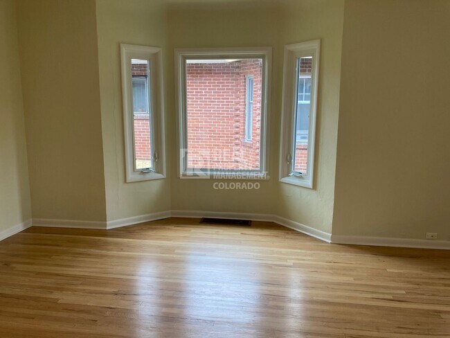Foto del edificio - 357 Emerson St