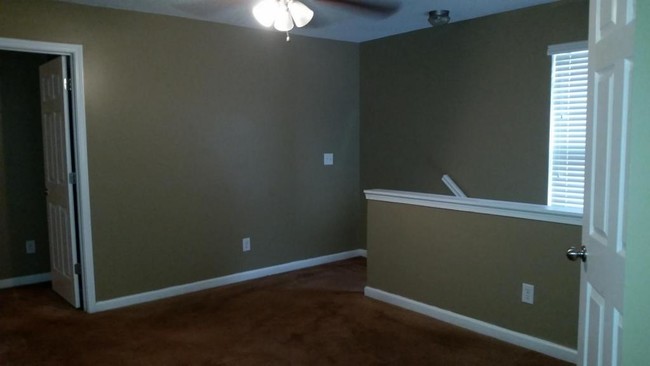 Foto del edificio - 5773 Little River Rd