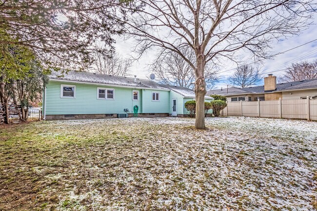 Building Photo - 80 Birch Ln
