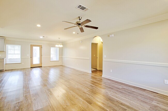 Building Photo - 5777 E Oglethorpe Hwy