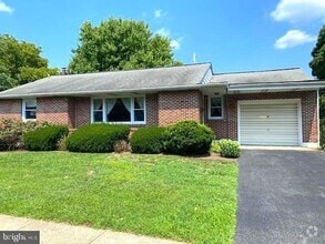 Building Photo - 1519 Cherry Ln