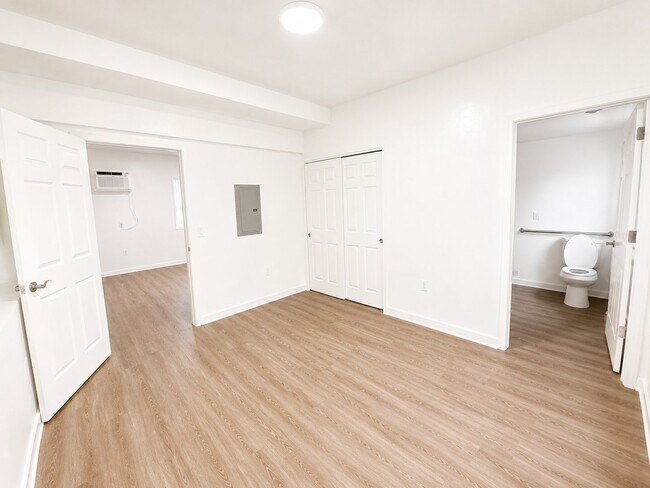 Foto del edificio - 1391 Carr St