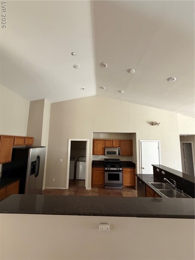 Building Photo - 487 Pearberry Ave