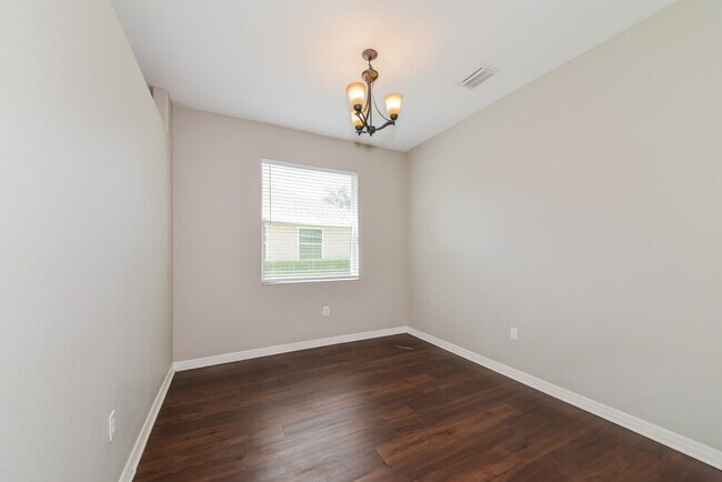 Foto del edificio - 5412 Lexington Dr