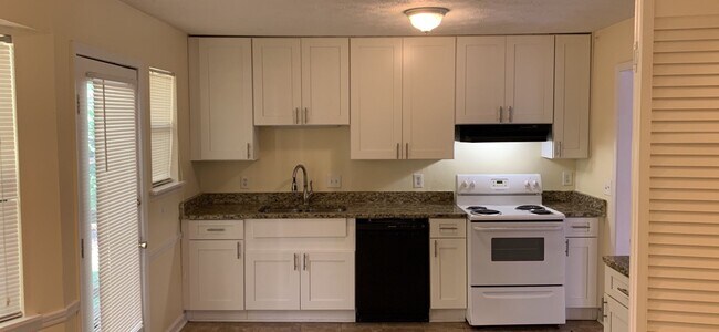 Foto del edificio - 3747 Burnt Leaf Ln SW