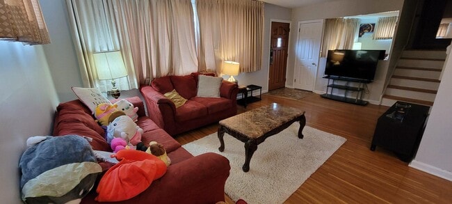 Foto del edificio - 117 N Brookfield Rd