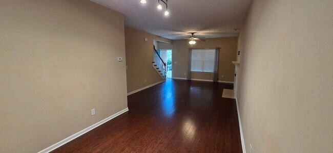 Building Photo - 7417 Golden Apple Dr