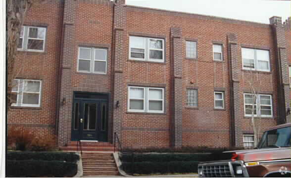 Building Photo - Highgate Apartments