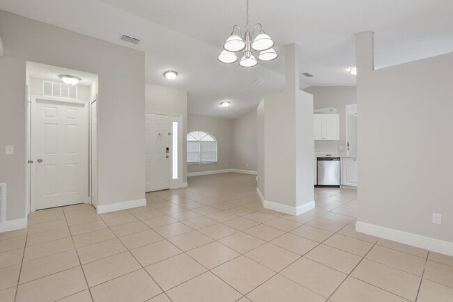 Foto del edificio - 5176 Heatherstone Ct