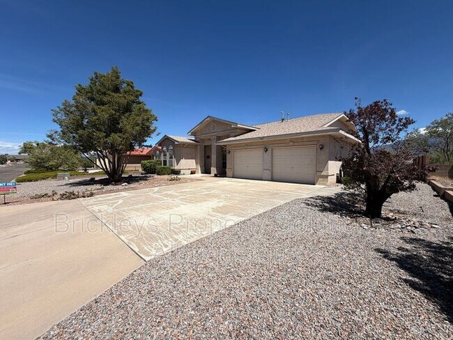 Foto del edificio - 7281 Spruce Mountain Loop NE