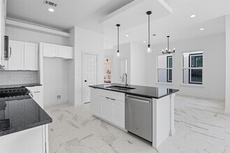 Building Photo - 2929 El Fenice Ln