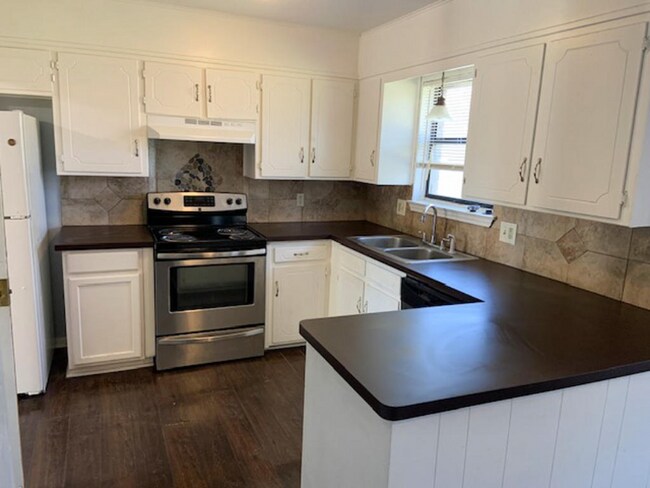 Foto del edificio - 2327 Tiffany Dr