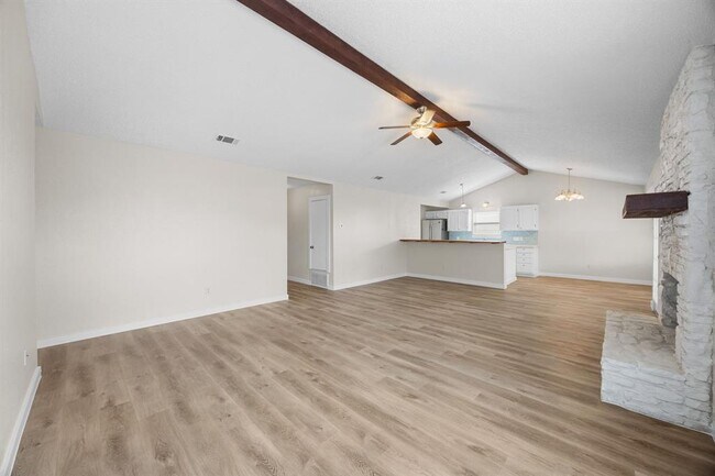 Foto del edificio - 402 Hillside Dr