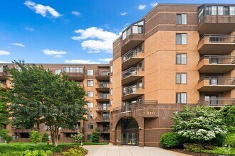 Building Photo - 2111 Wisconsin Ave NW