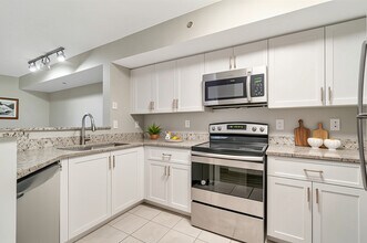 Kitchen - Advenir at Aventine