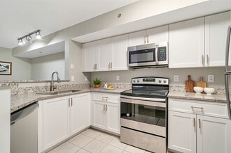 Kitchen - Advenir at Aventine