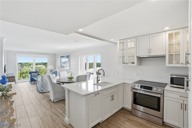 Building Photo - 1300 Gulf Shore Blvd N