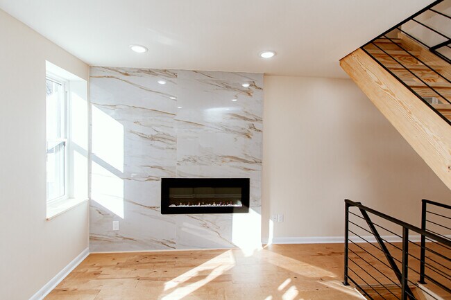 Building Photo - 2431 E Firth St