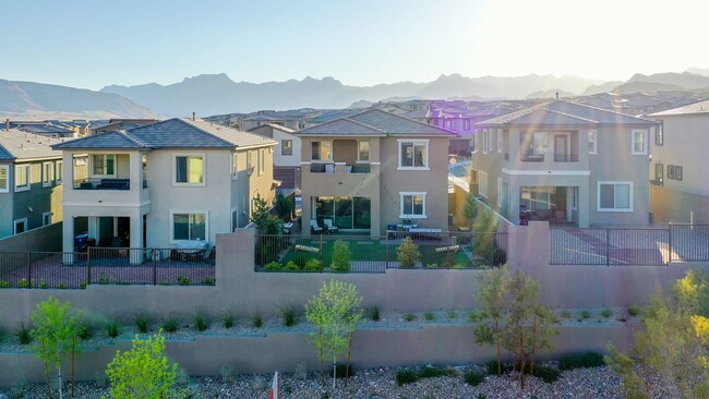 Building Photo - Furnished 3 bedroom house In Summerlin Gat...