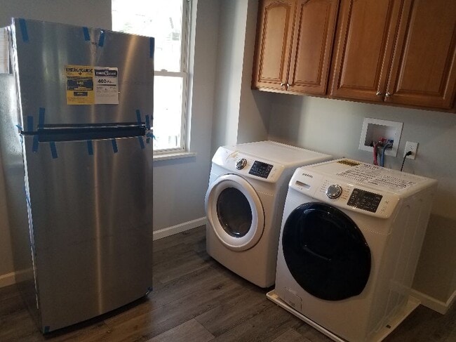 refrigerator washer dryer - 3063 Phelan Way