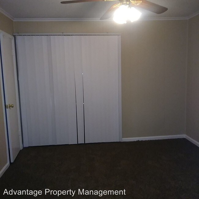 Building Photo - 3 br, 2 bath House - 6415 Oak Park Dr.