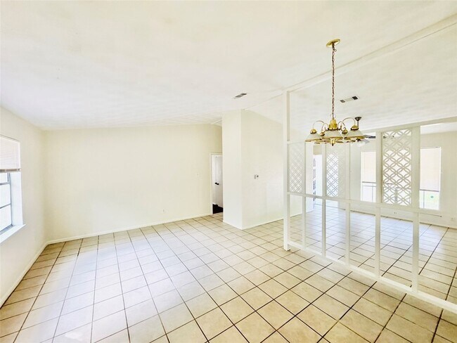 Foto del edificio - 6224 Harmony Ln