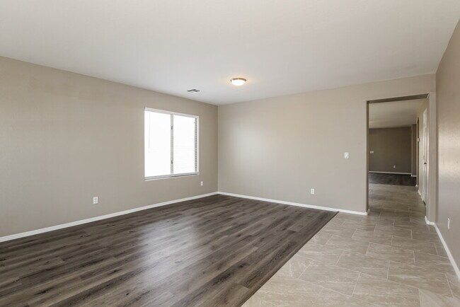 Foto del edificio - 1715 W St Catherine Ave