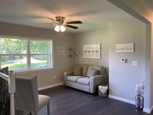 Building Photo - Olathe Duplex
