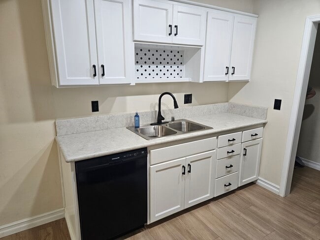 Foto del edificio - 8649 Lake Murray Blvd