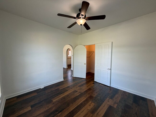 Building Photo - Pet-Friendly 2-Bedroom, 1.5-Bath Apartment in Tilton, IL!